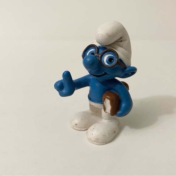 Smurf Brainy With Book The Smurfs Figure Toy - Picture 6 of 12